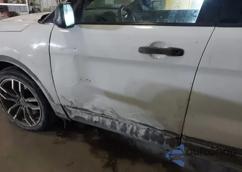 2015 Ford Utility Police Interceptor z USA, uszkodzony, nr VIN 1FM5K8AR2FGA41866